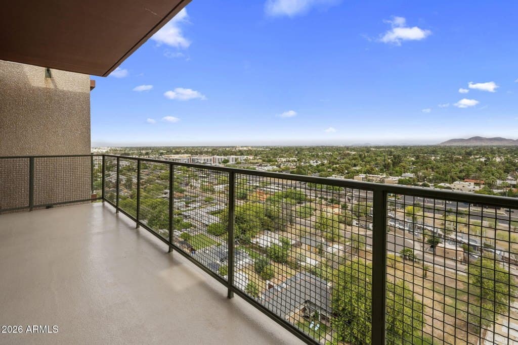 4750 N Central Ave Unit L17