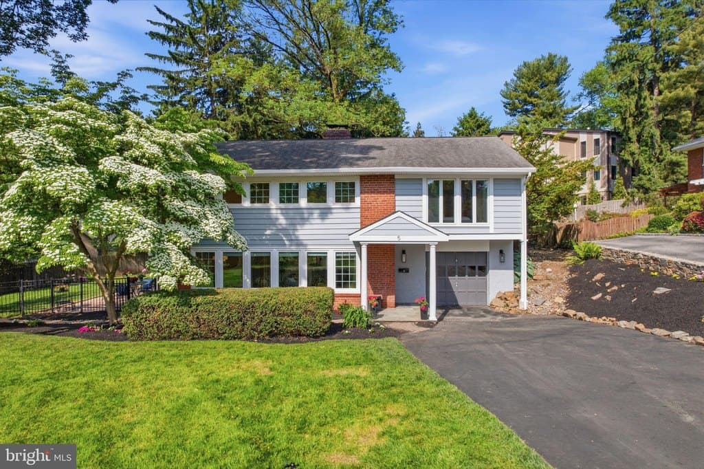 5 Brookside Cir, Wayne