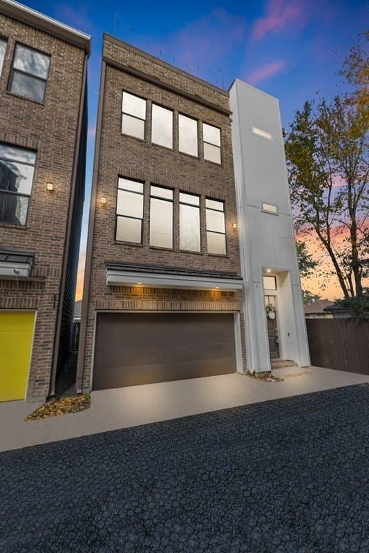 209 Burr St Apt D, Houston