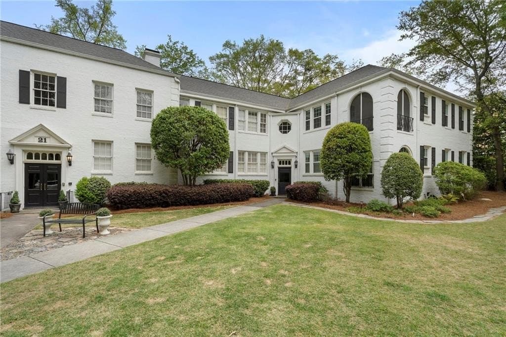 21 Peachtree Memorial Dr NW Apt 4, Atlanta