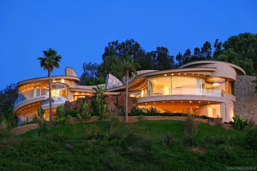 7455 Hillside Dr, La Jolla