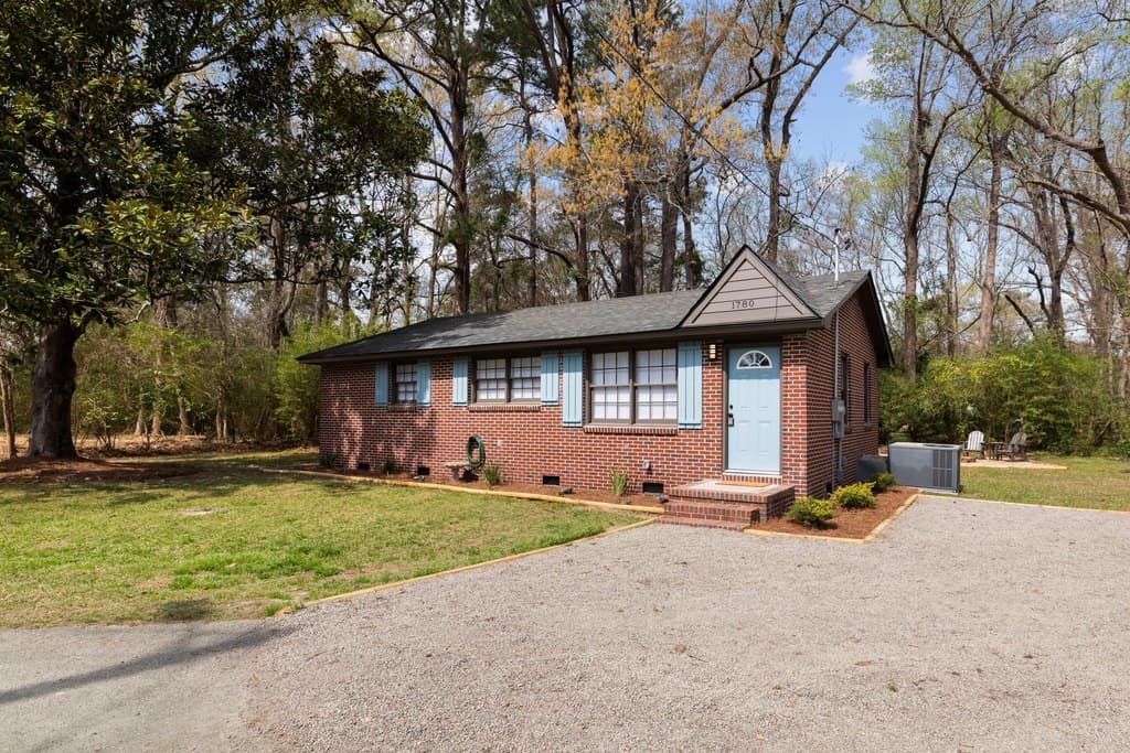 1780 Bevis Rd, Charleston