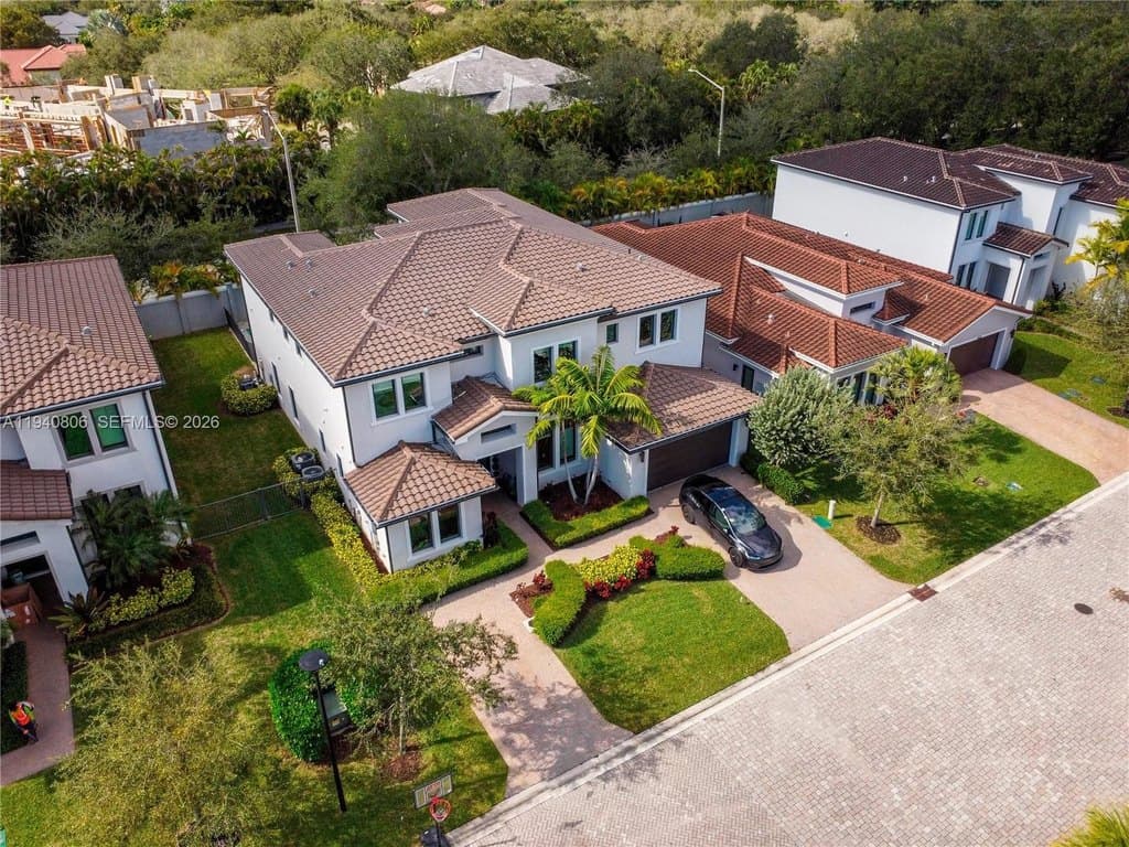 5635 Brookfield Cir W, Fort Lauderdale