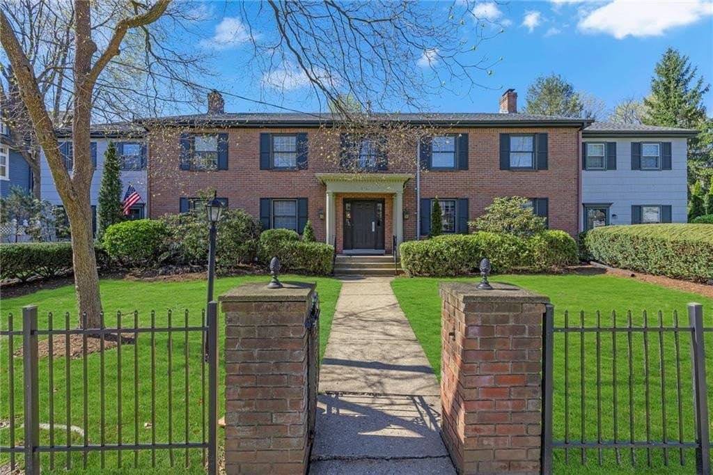 610 Maple Ln Apt 1, Sewickley