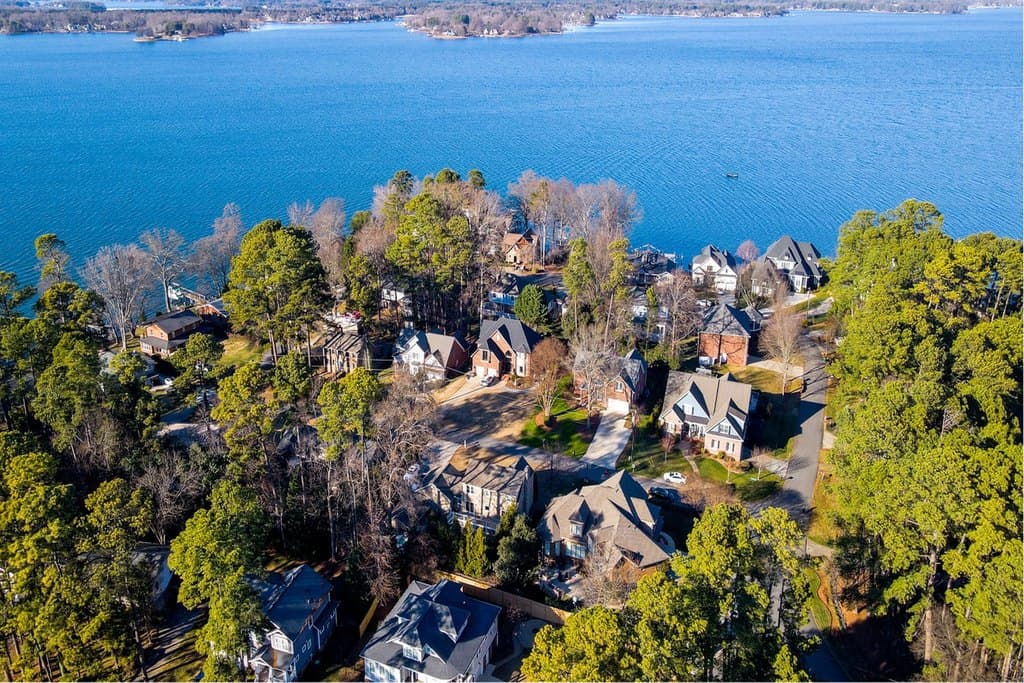 21410 Pinecrest Pl, Cornelius