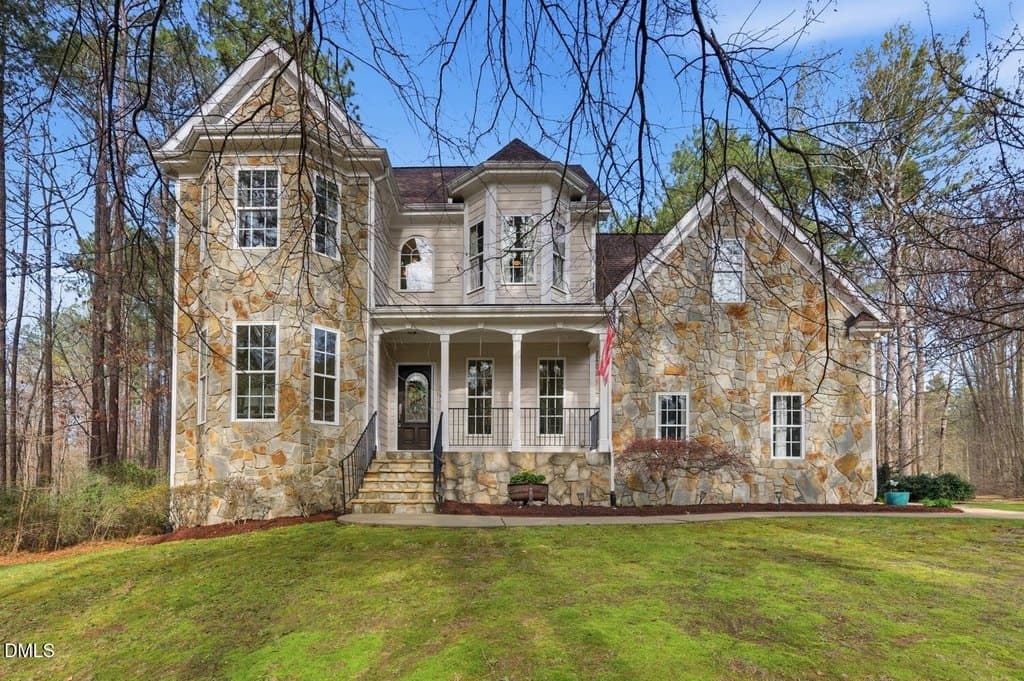 5001 Davis Creek Dr, Raleigh