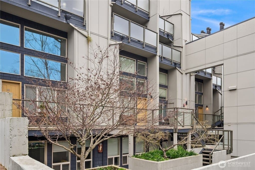 7309 Sand Point Way NE Unit B727