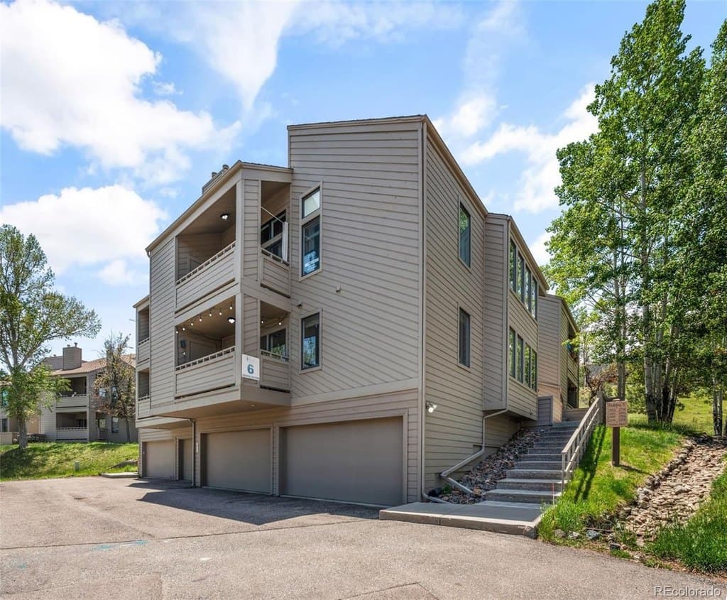 23702 Pondview Pl Unit F, Golden