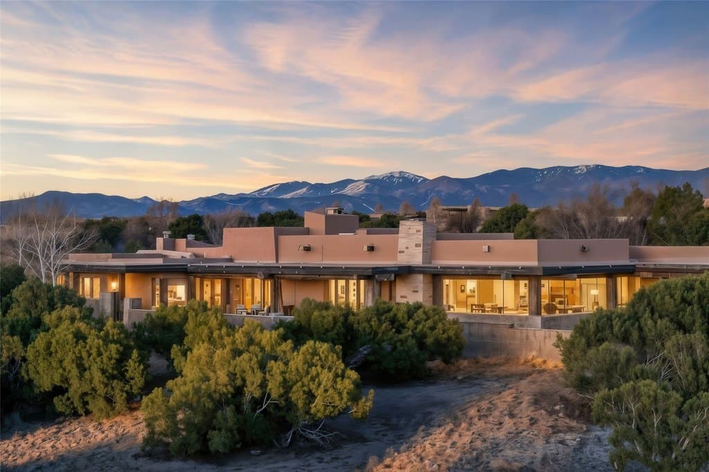 5 Penasco Cir, Santa Fe