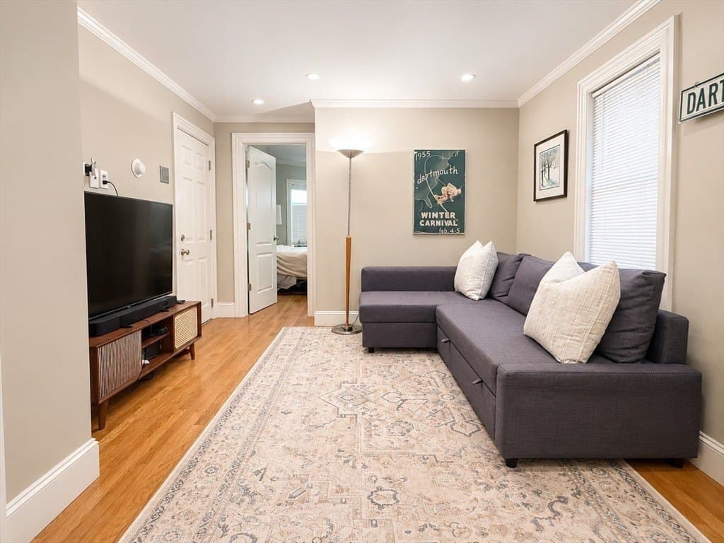 6 Bristol St Apt 1