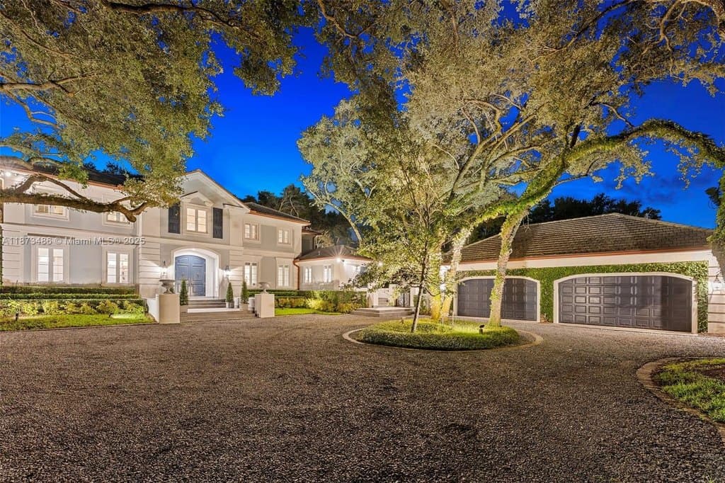 5400 Banyan Trl, Coral Gables