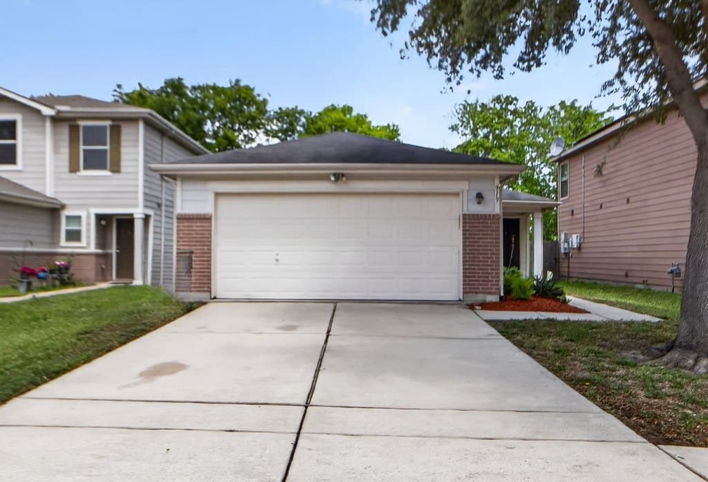 919 Staffordale Manor Ln