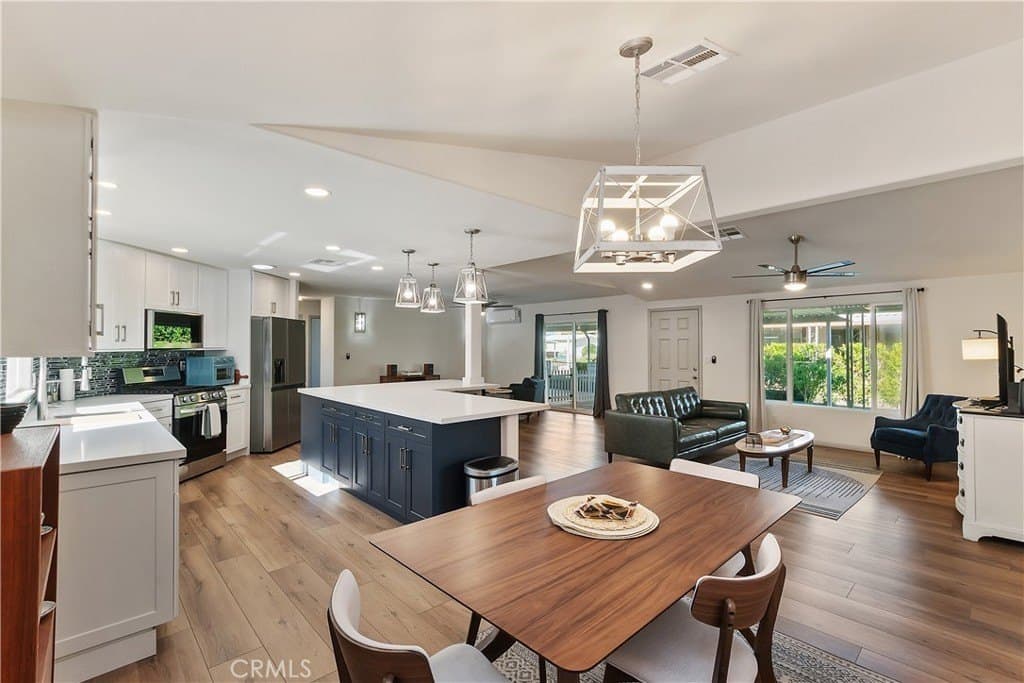 39700 Desert Greens Dr E, Palm Desert