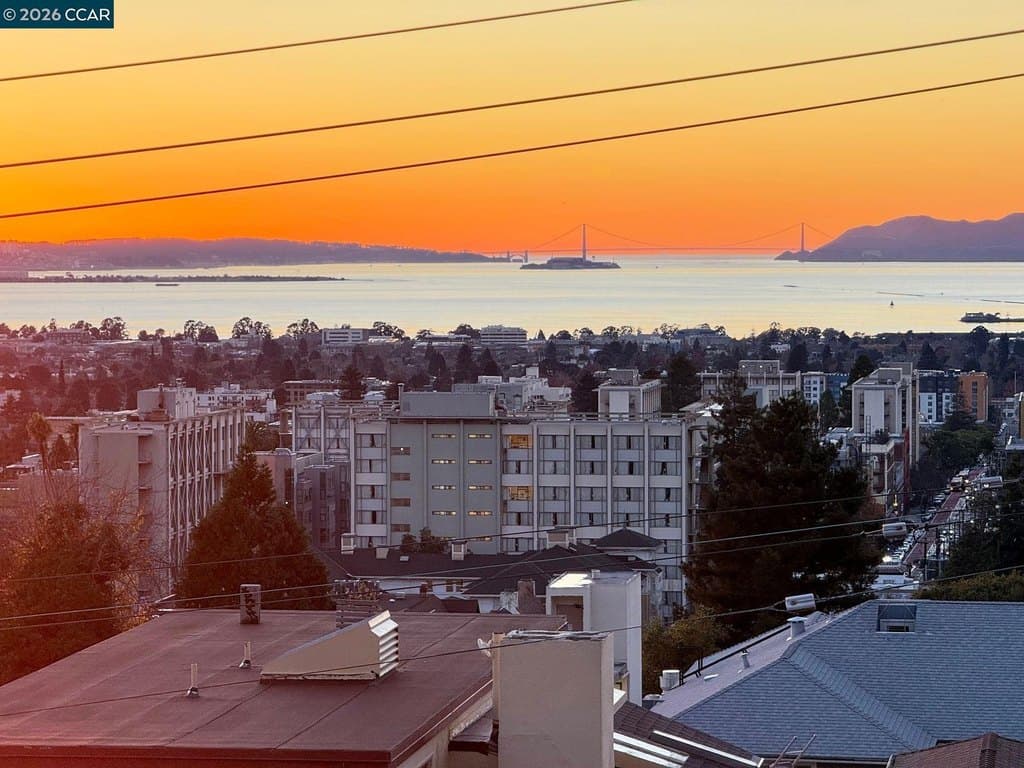 2 Panoramic Way Apt 304, Berkeley