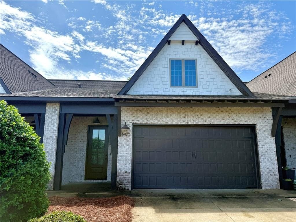 1690 W Farmville Rd, Auburn