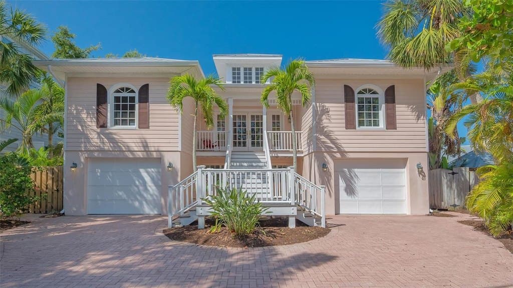 5024 Commonwealth Dr, Sarasota