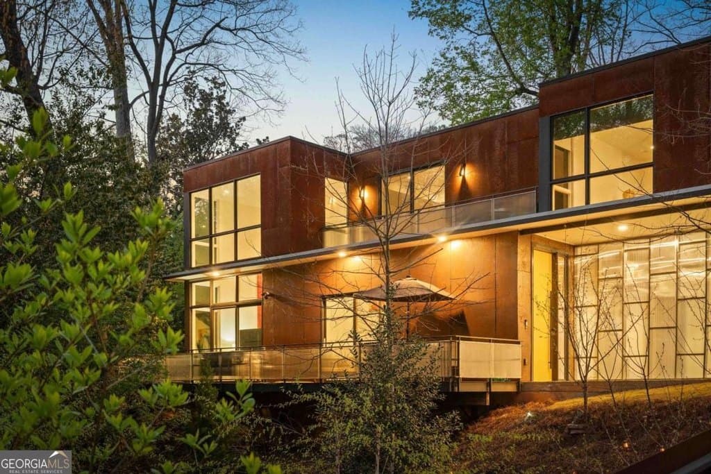 1944 McLendon Ave NE