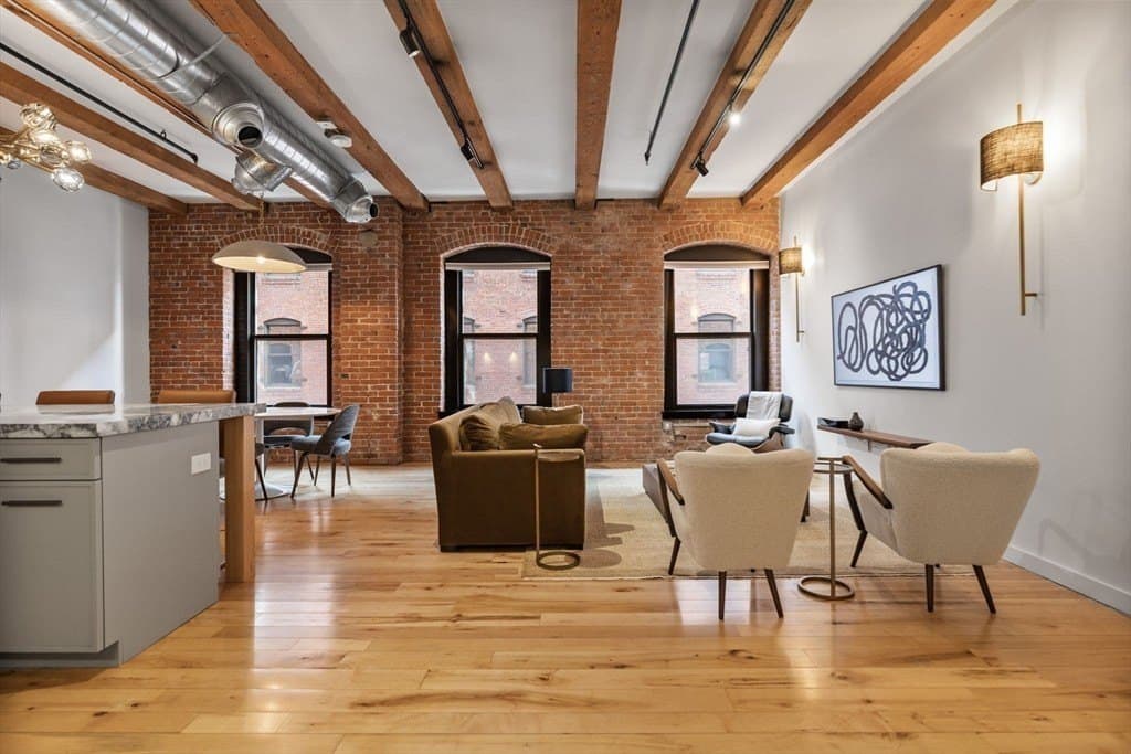 21 Wormwood St Unit 411