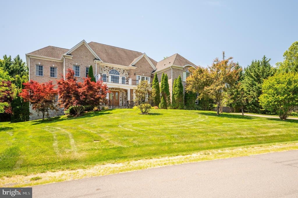 1002 Sherman Ct