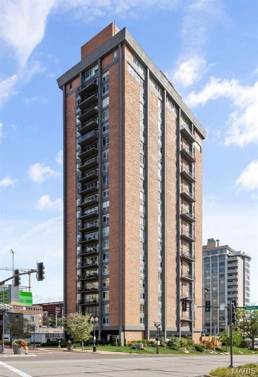 200 S Brentwood Blvd Unit 2C, Clayton