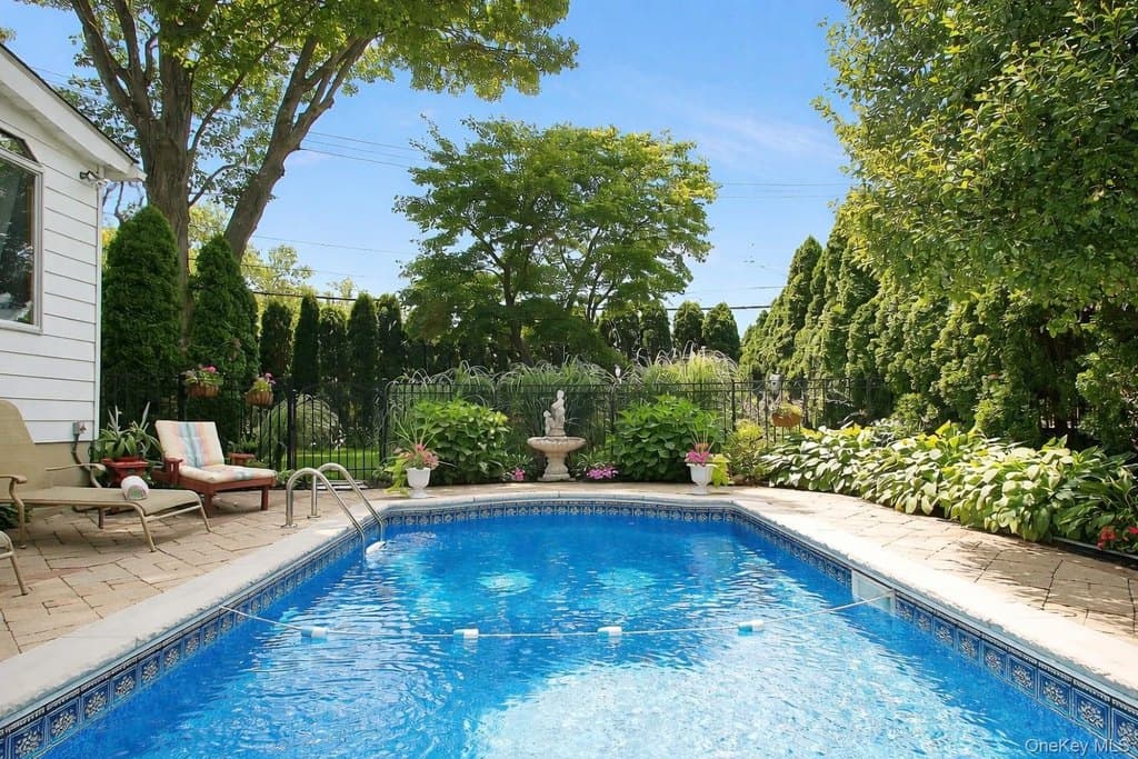 1 Webster Rd, Scarsdale