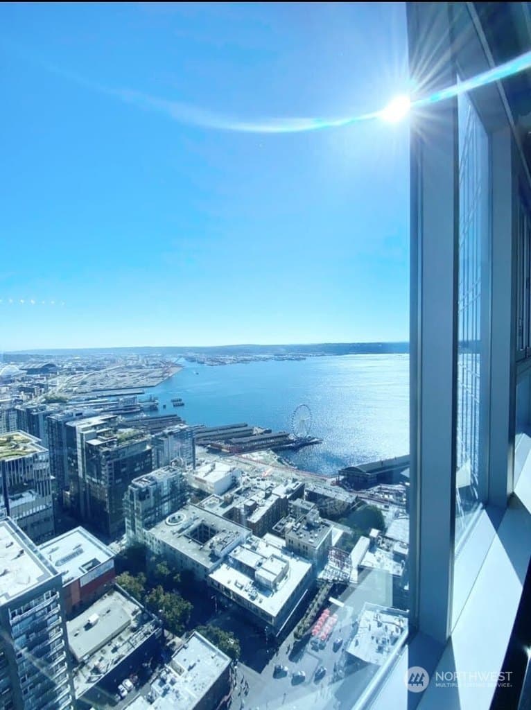 1521 2nd Ave Apt 3601