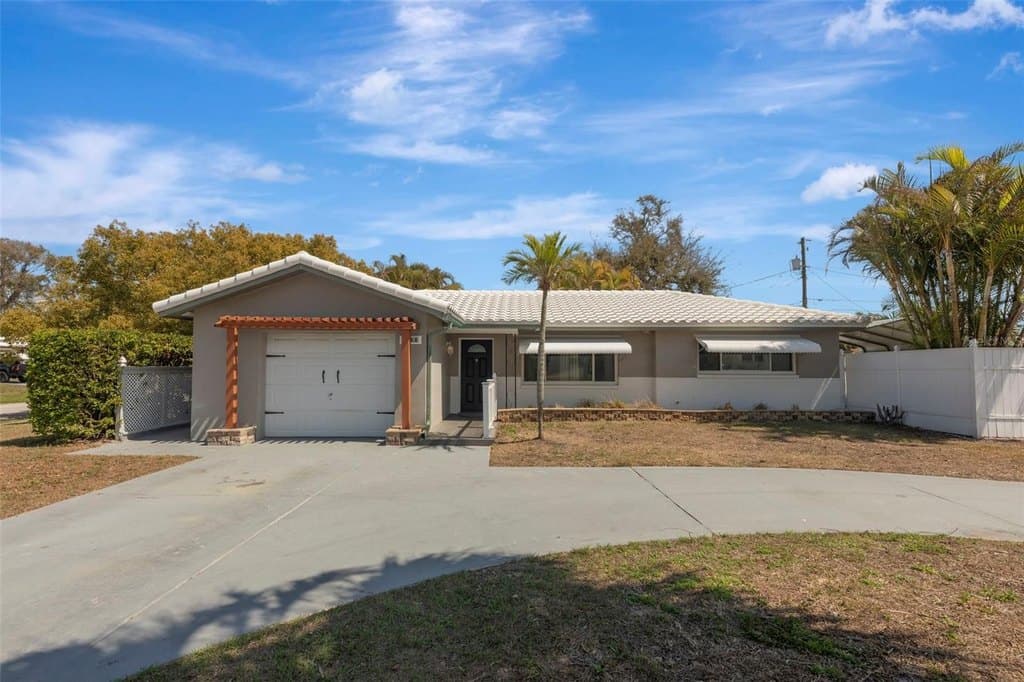 101 S Maywood Ave, Clearwater