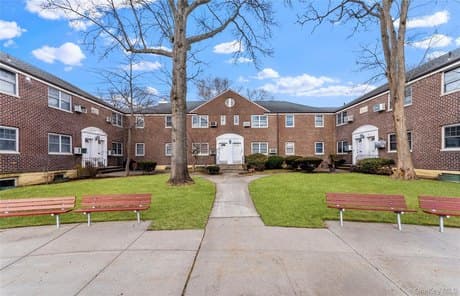 255-25 61st Ave Unit 3-881