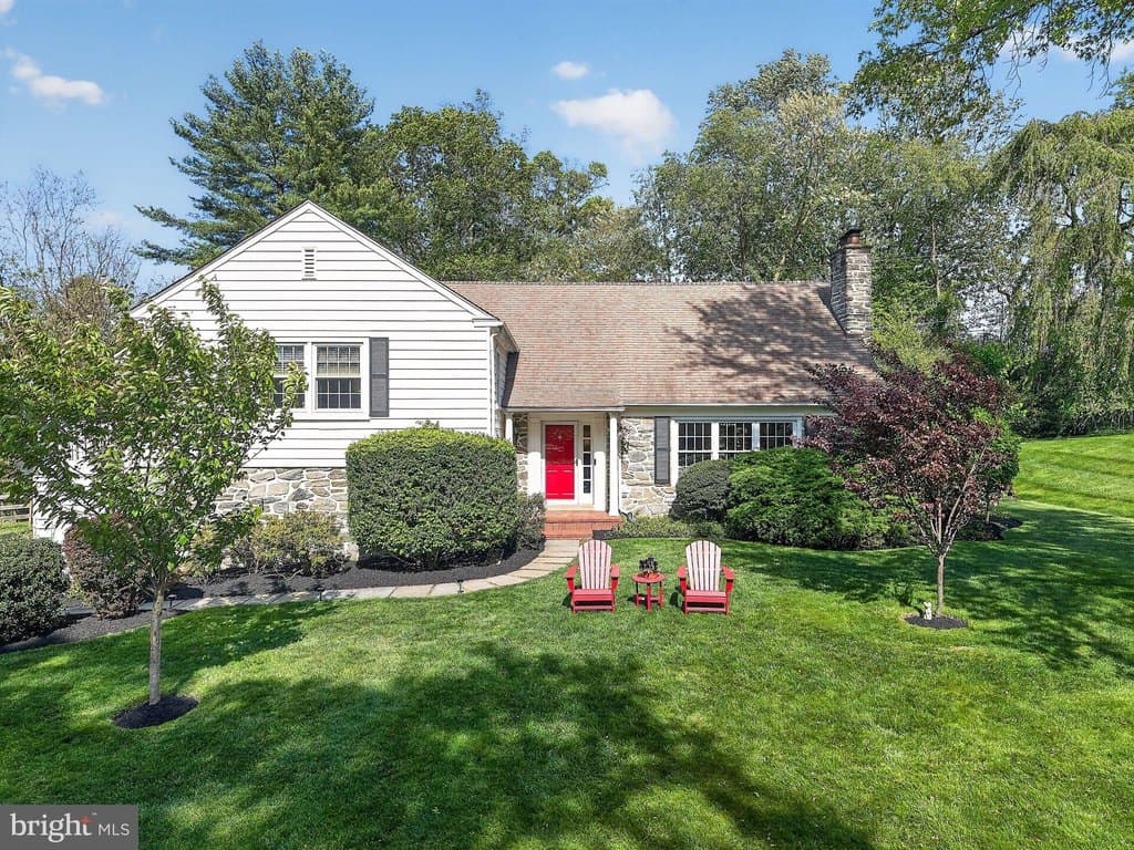 135 Clover Hill Ln, Wayne