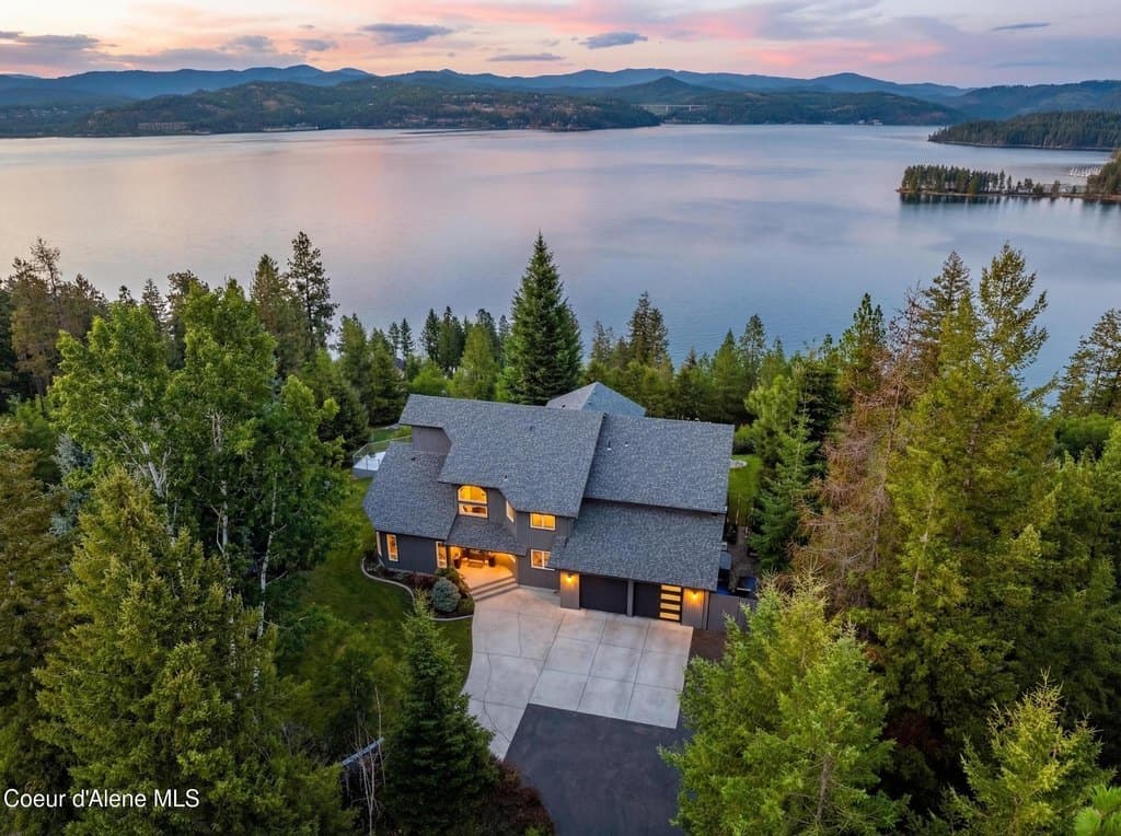 908 W Harbor View Dr, Coeur d'Alene