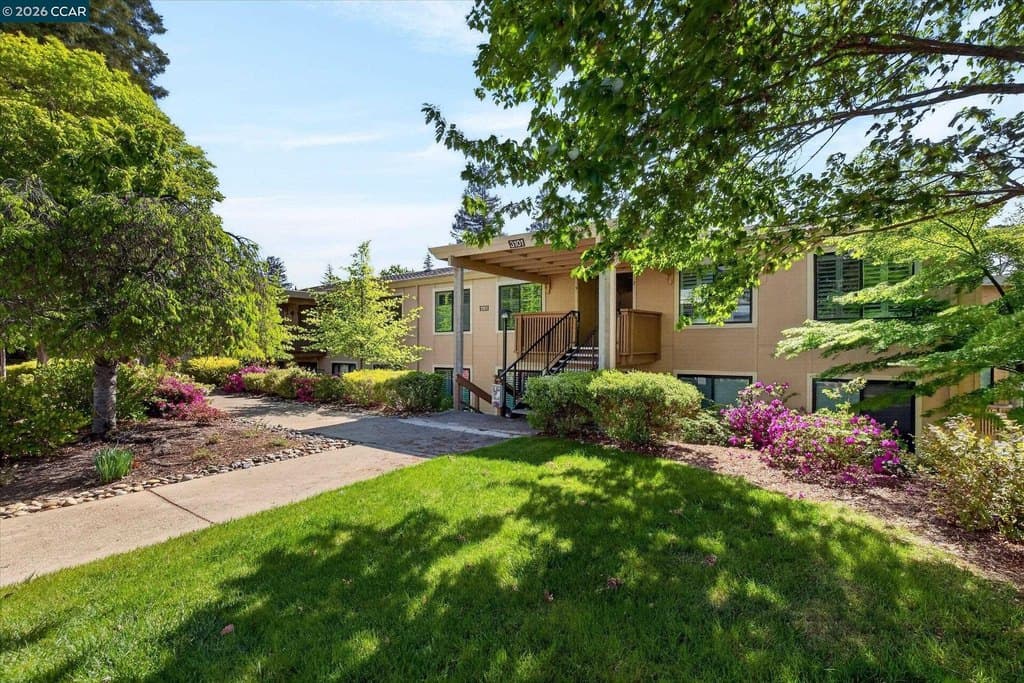 3101 Golden Rain Rd Apt 2, Walnut Creek