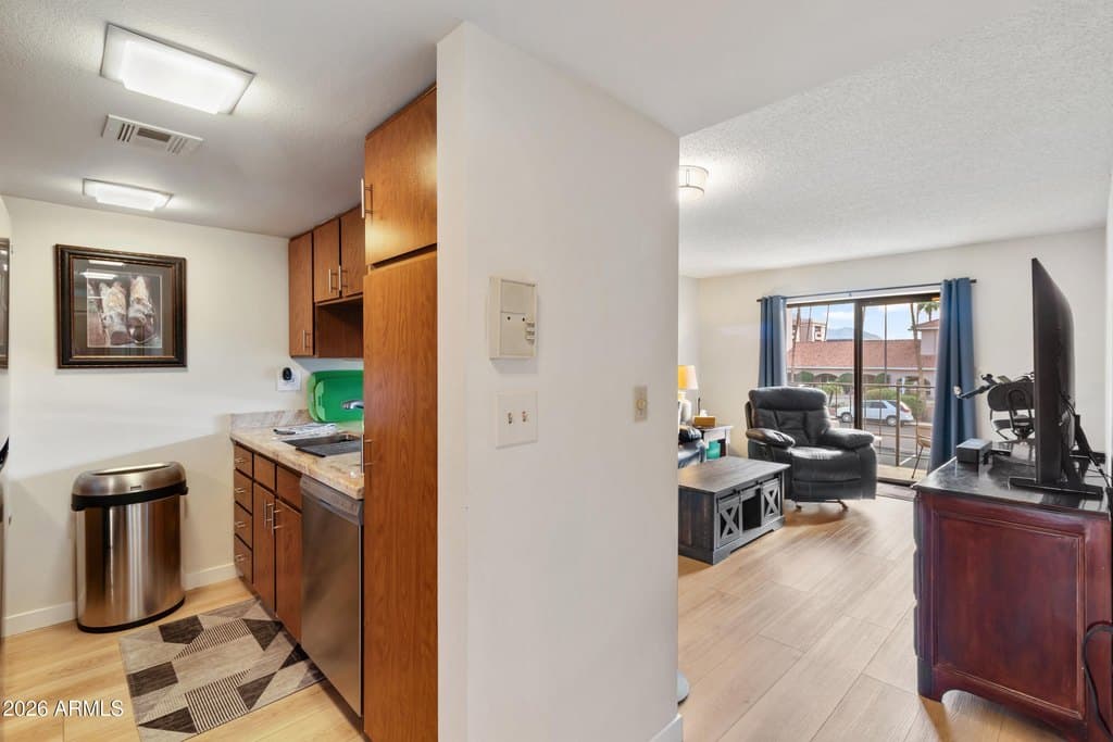 3033 E Devonshire Ave Unit 2009