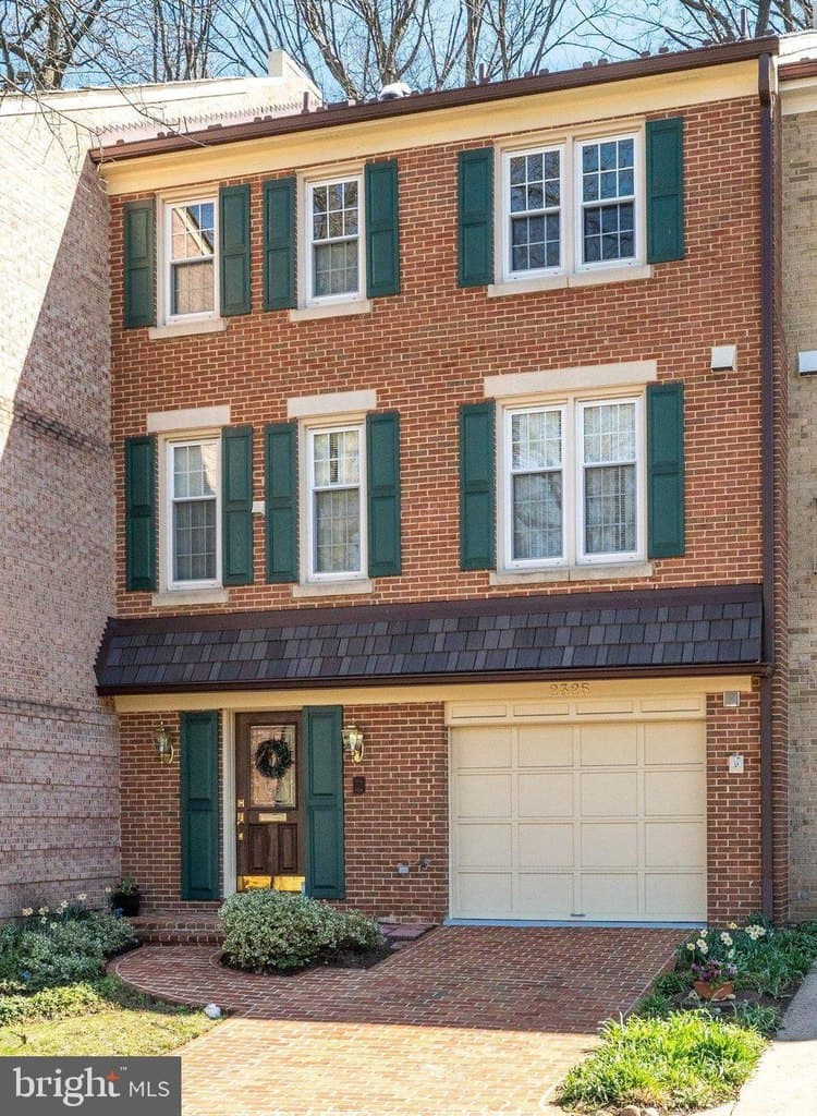 2325 S Queen St, Arlington