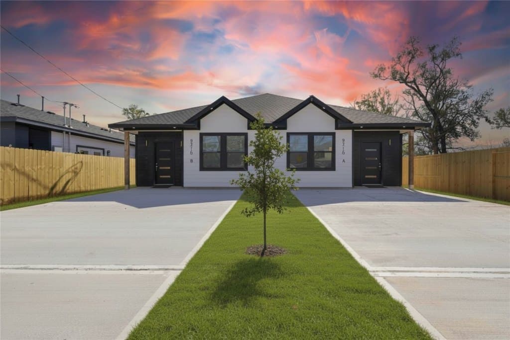 8216 Locksley Rd, Houston