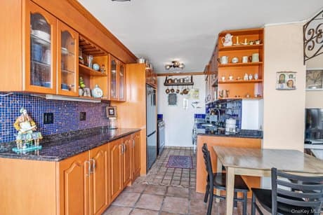 83-60 118th St Unit 12F