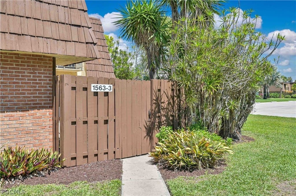 1563 Park Meadows Dr Apt 3, Fort Myers