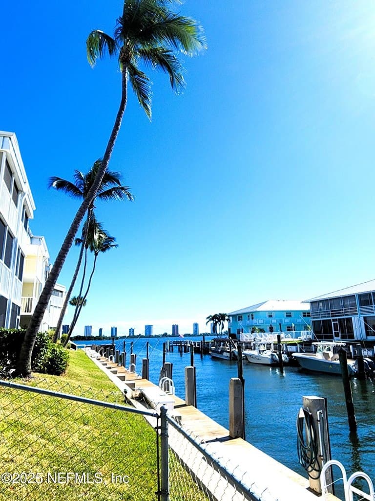 112 Doolen Ct Apt 109, Palm Beach