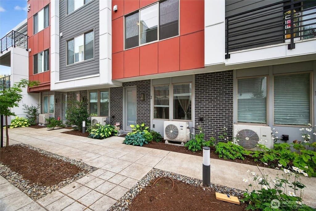 11521 117th Ln NE Unit 2, Kirkland