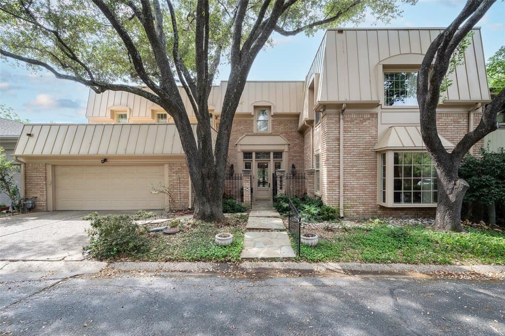 5826 Farquhar Ln