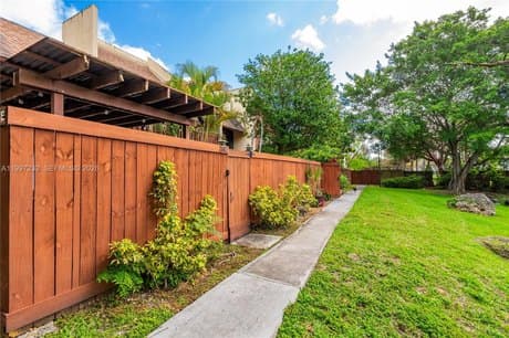 6724 SW 114th Pl Apt E