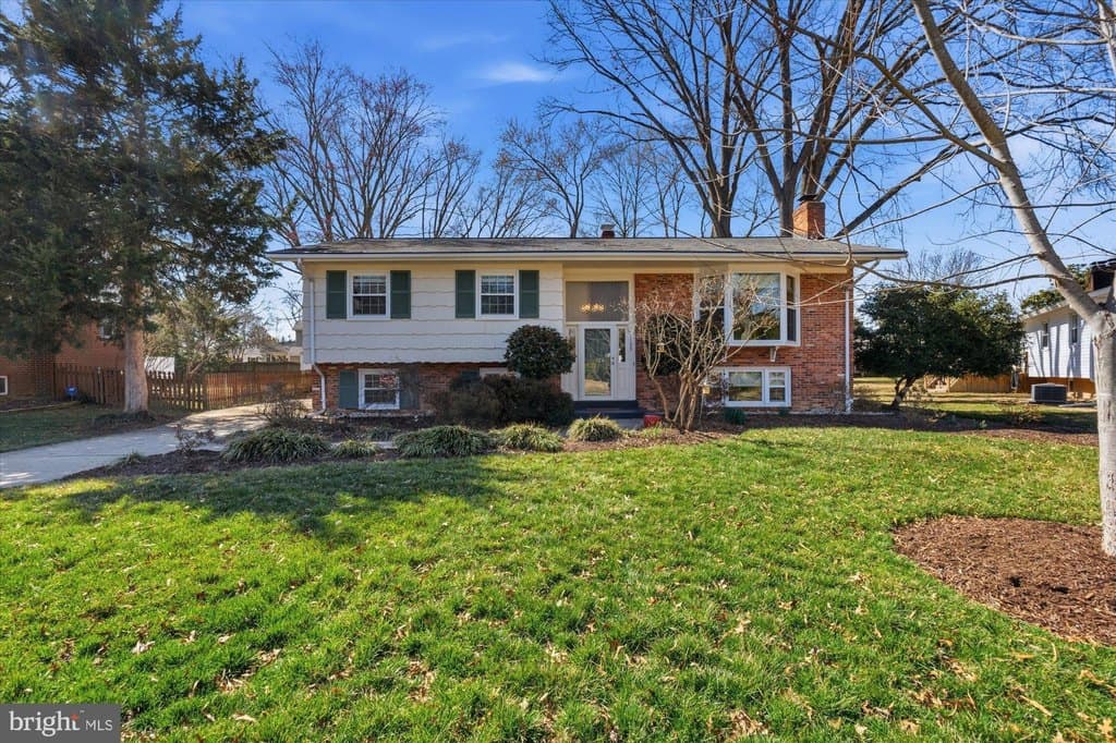 1133 Anesbury Ln, Alexandria