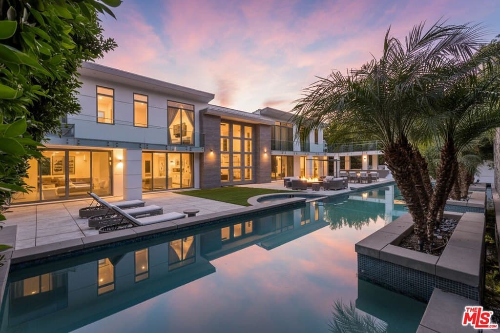 4230 Valley Meadow Rd, Encino