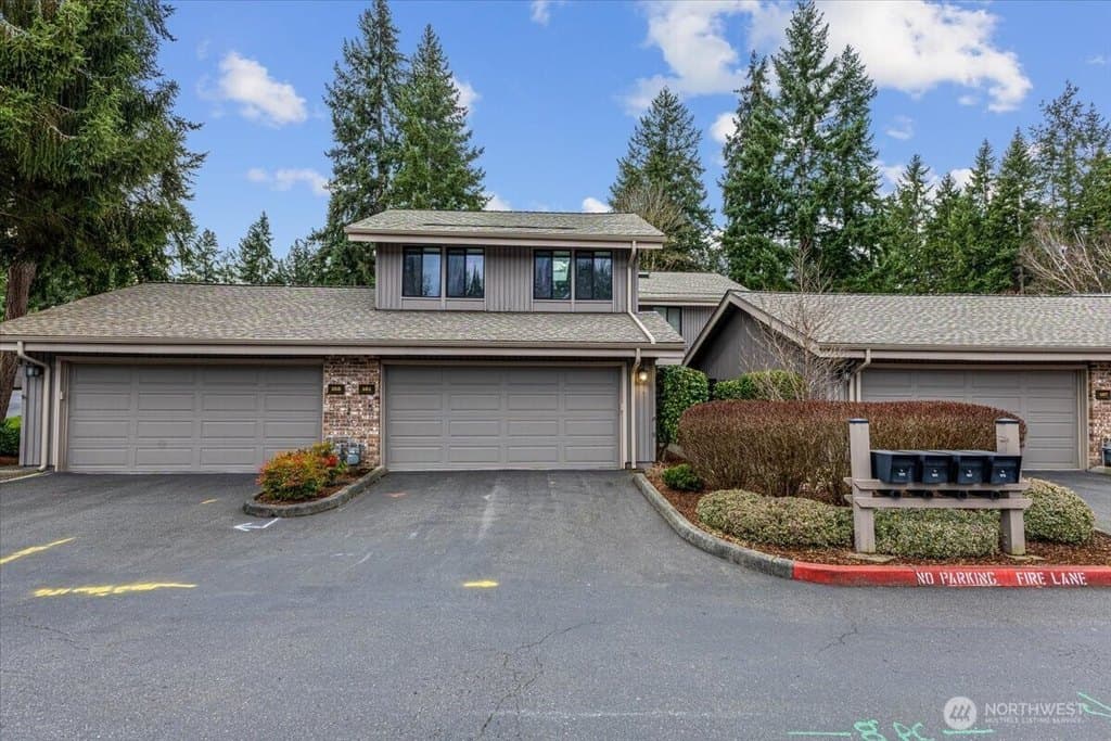 161 142nd Pl NE, Bellevue