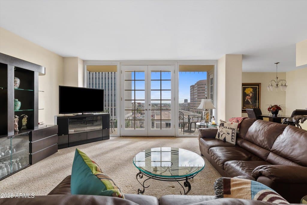 207 W Clarendon Ave Unit F6