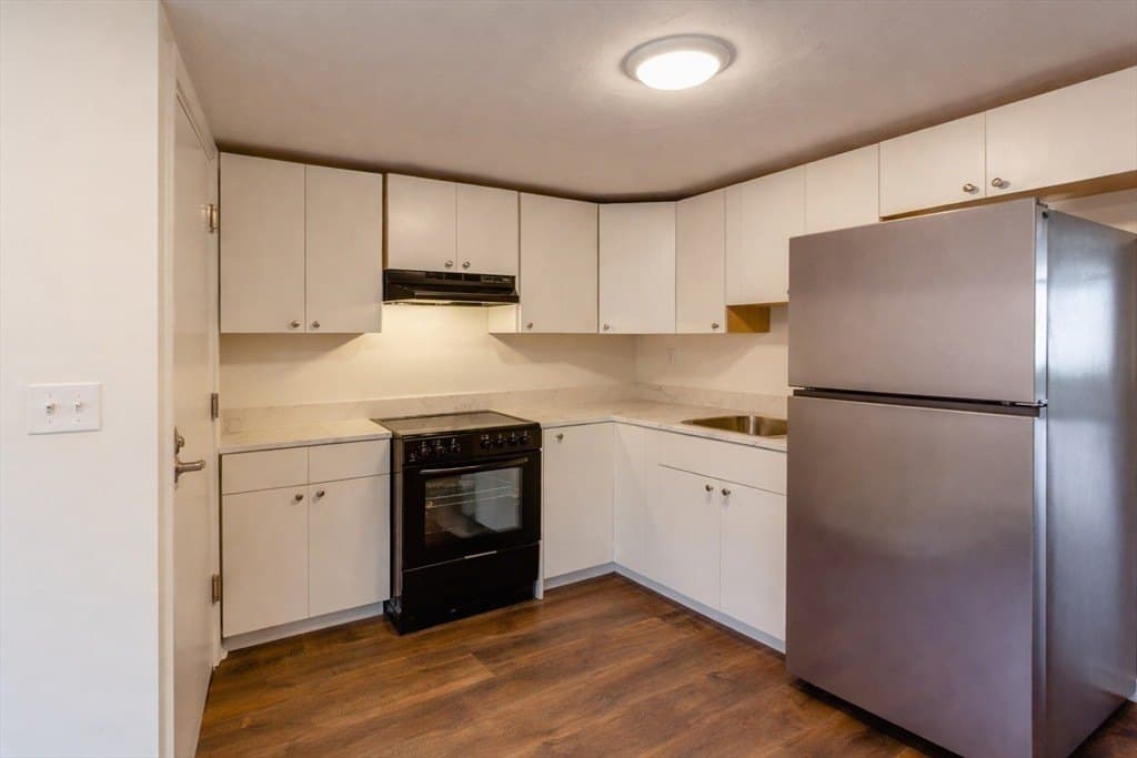 7 Tideview Path Apt 10, Plymouth