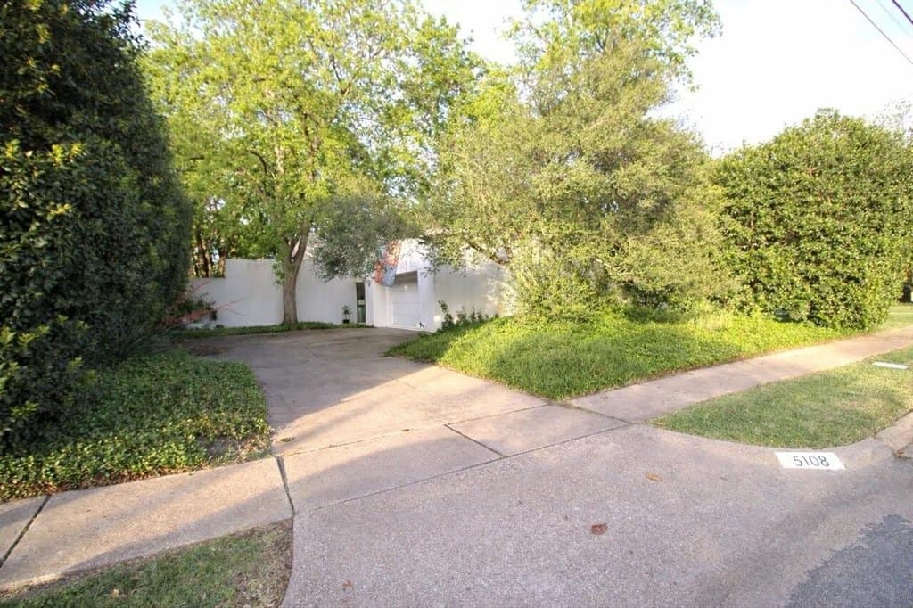 5108 Maple Springs Blvd