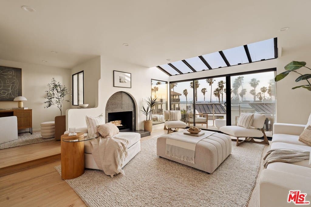 25 Sea Colony Dr, Santa Monica