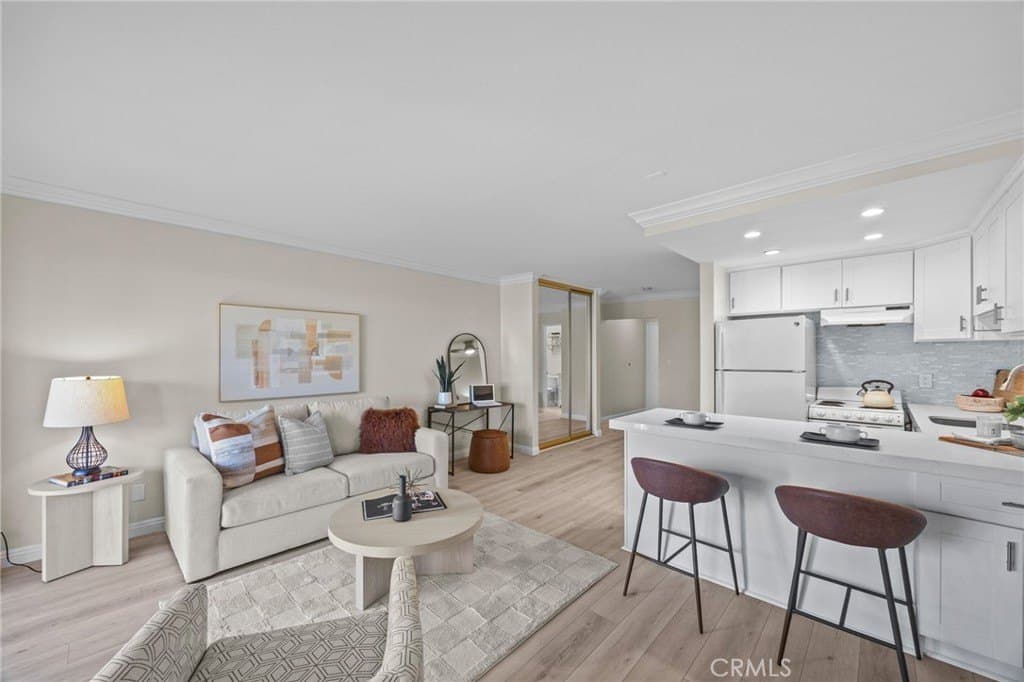 101 Scholz Plz Ph 19, Newport Beach