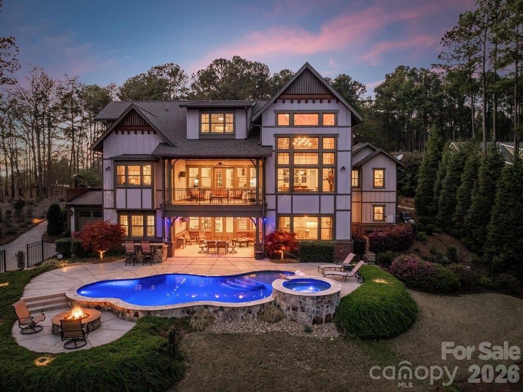 18321 Rosapenny Rd, Charlotte