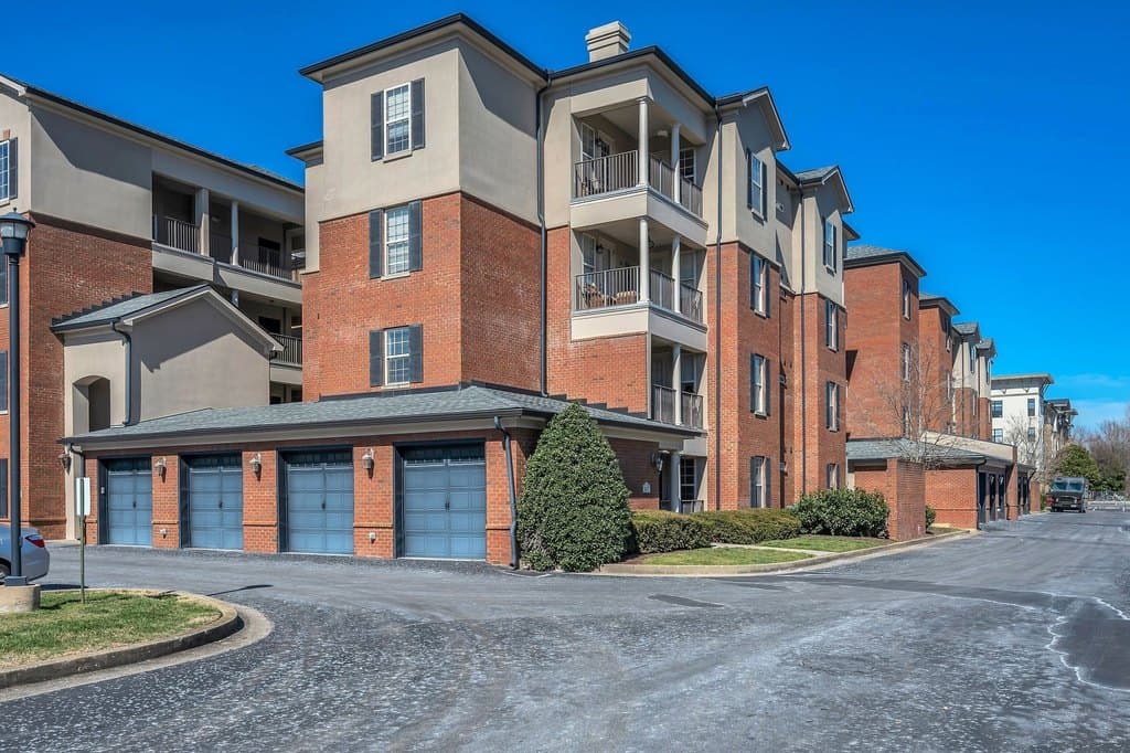 307 Seven Springs Way Apt 103, Brentwood